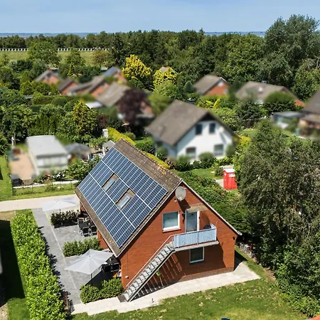 Kiebitzweg 4a * Sehestedt (Lower-Saxony)